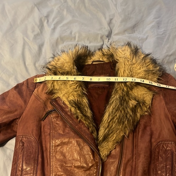 Lived in Bershaka Leather Jacket with Faux fur collar - Picture 3 of 15